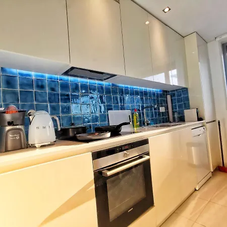 Bom Dia Parque Nacoes Lisboax * Lisboa