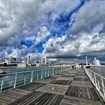 아파트 Bom Dia Parque Nacoes Lisboax 리스본