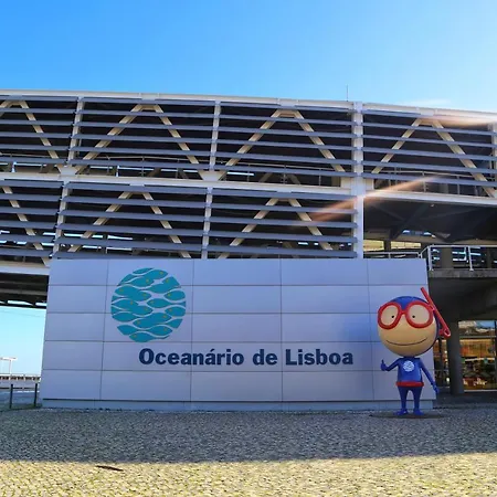 Bom Dia Parque Nacoes Lisboax * Lissabon