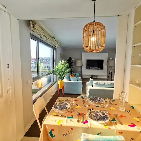 Bom Dia Parque Nacoes Lisboax Лиссабон