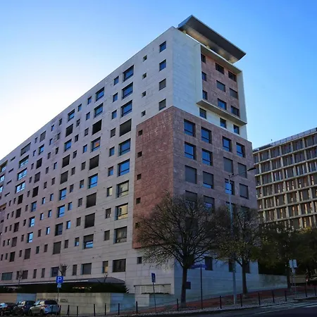 Bom Dia Parque Nacoes Lisboax Lisbona